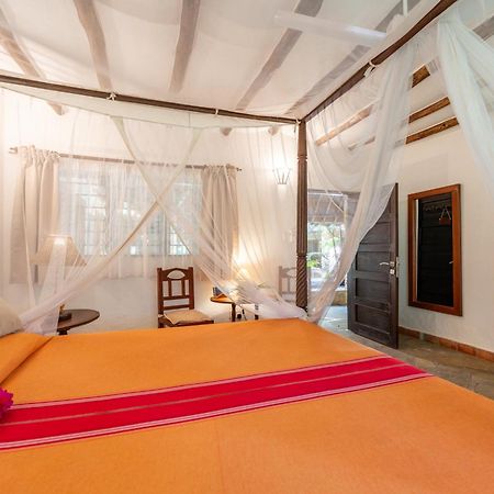 Diani Marine Divers Village Діані-Біч Екстер'єр фото