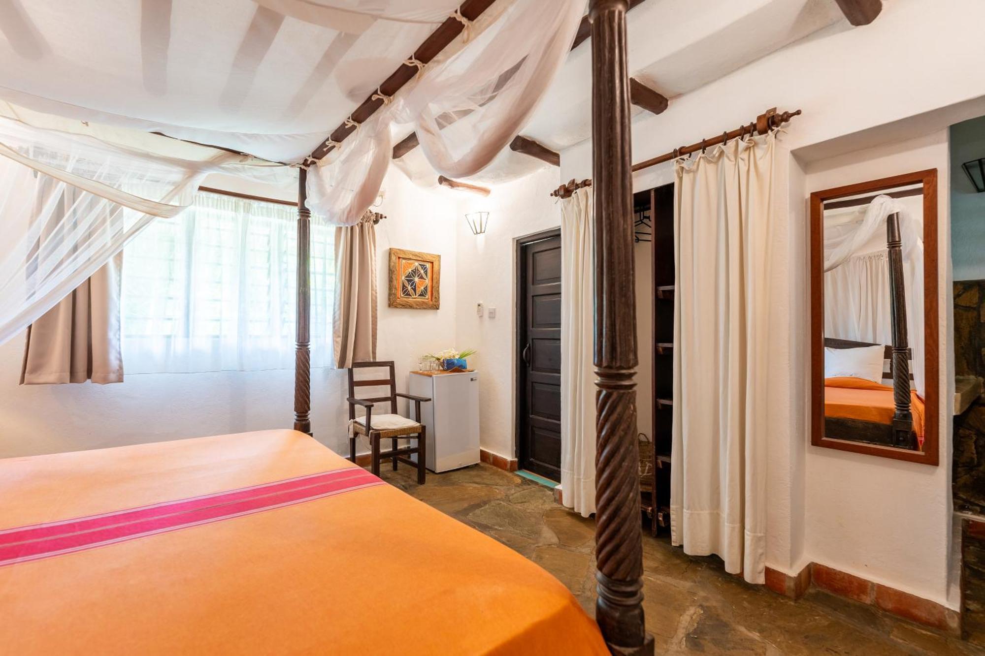 Diani Marine Divers Village Діані-Біч Екстер'єр фото