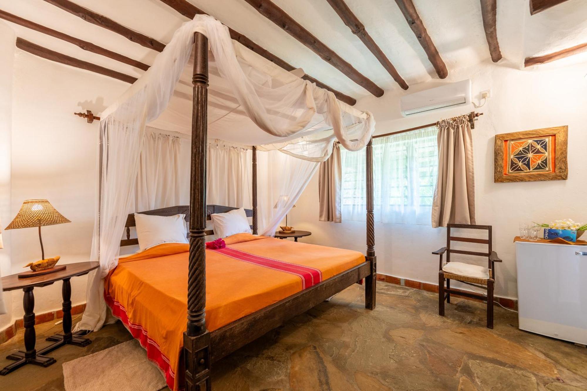 Diani Marine Divers Village Діані-Біч Екстер'єр фото